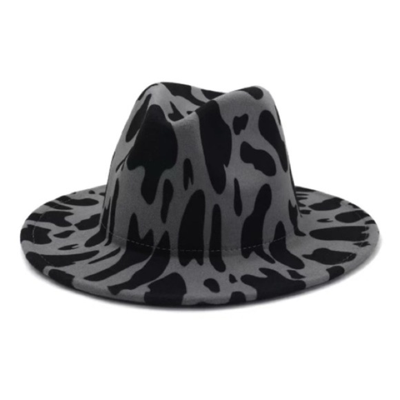 Sleek Black Hat for Stylish Accessory Lovers - Picture 5 of 6
